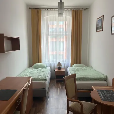 Babel Hostel, Dworzec Pkp, Rynek 旅馆 *