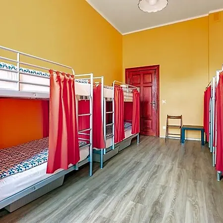 Babel Hostel, Dworzec Pkp, Rynek *