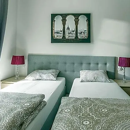 Babel Hostel, Dworzec Pkp, Rynek
