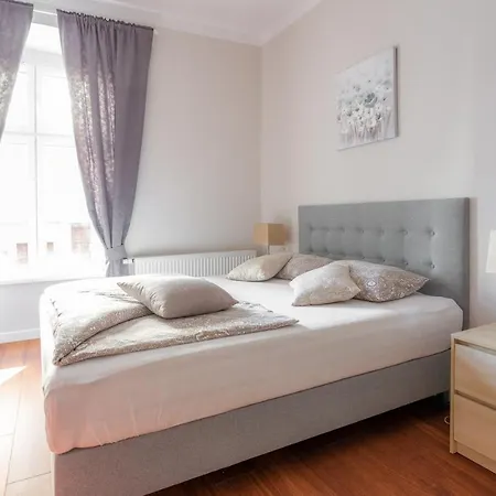 Babel Hostel, Dworzec Pkp, Rynek 旅馆 *